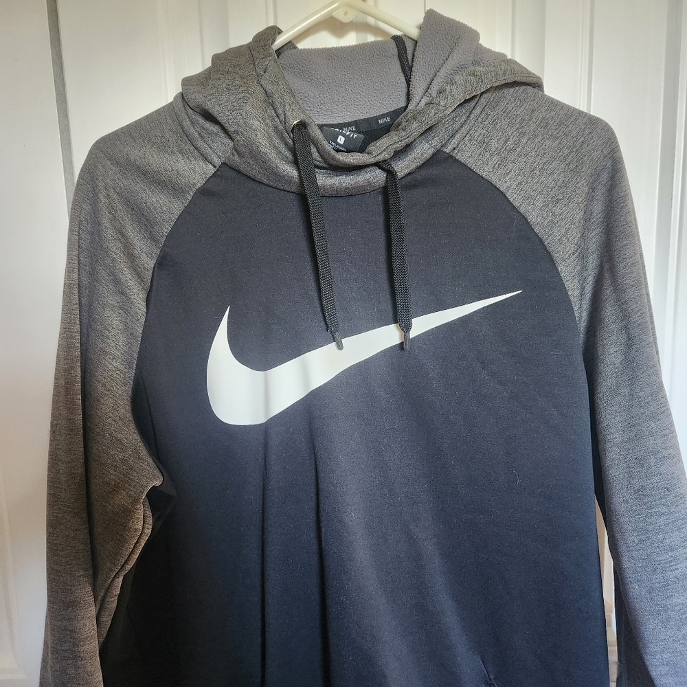 Nike Dri Fit Swoosh Men's Two-Tone Black and Gray Hoodie- Size Large - Picture 2 of 6